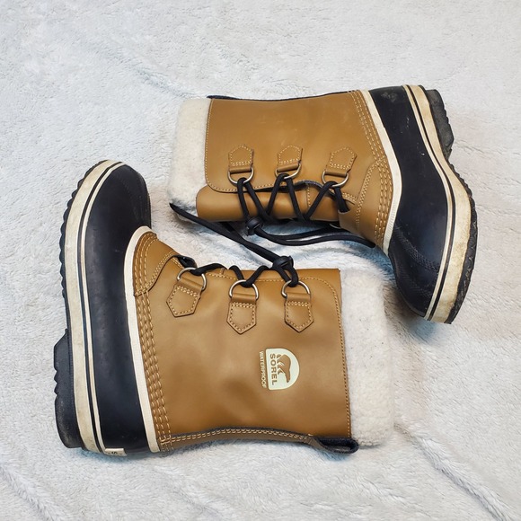 Sorel Tan Waterproof Shearling Fuzzy Caribou Casual Fun Snow Boots Kids Youth 4 - Picture 1 of 13